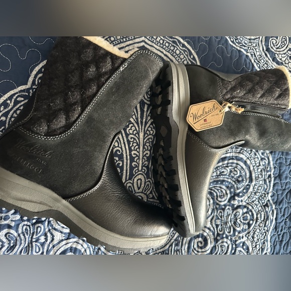 Woolrich black womans boots Size 7 1/2.  Never been worn.  🖤 - Picture 12 of 15